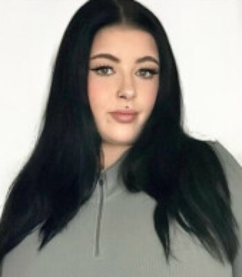 Profile picture of Lauren Deer